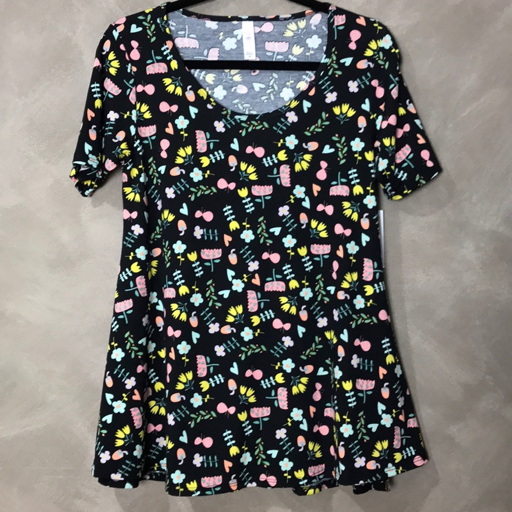 Black floral perfect t